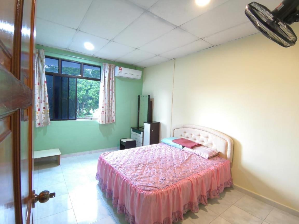 Cosy Homestay อูลูติรัม ภายนอก รูปภาพ
