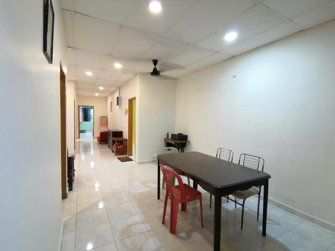 Cosy Homestay อูลูติรัม ภายนอก รูปภาพ